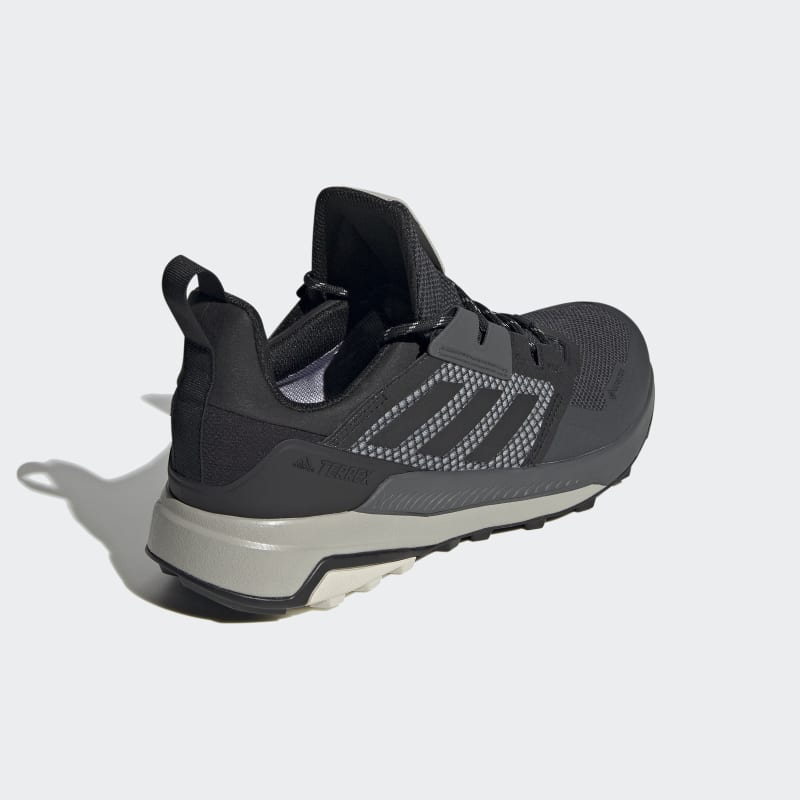 FV6863_7_FOOTWEAR_Photography_Back Lateral Top View_grey