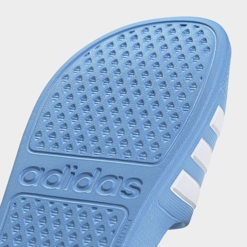 ID2621_8_FOOTWEAR_Photography_Detail View 1_grey