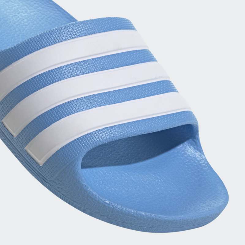 ID2621_9_FOOTWEAR_Photography_Detail View 2_grey