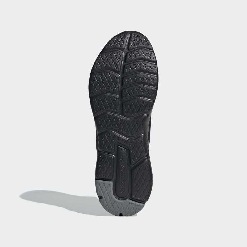 ID6520_4_FOOTWEAR_pigiai