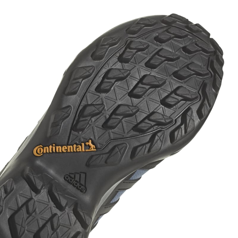 IF7633_8_FOOTWEAR_Photography_Detail View 1_white
