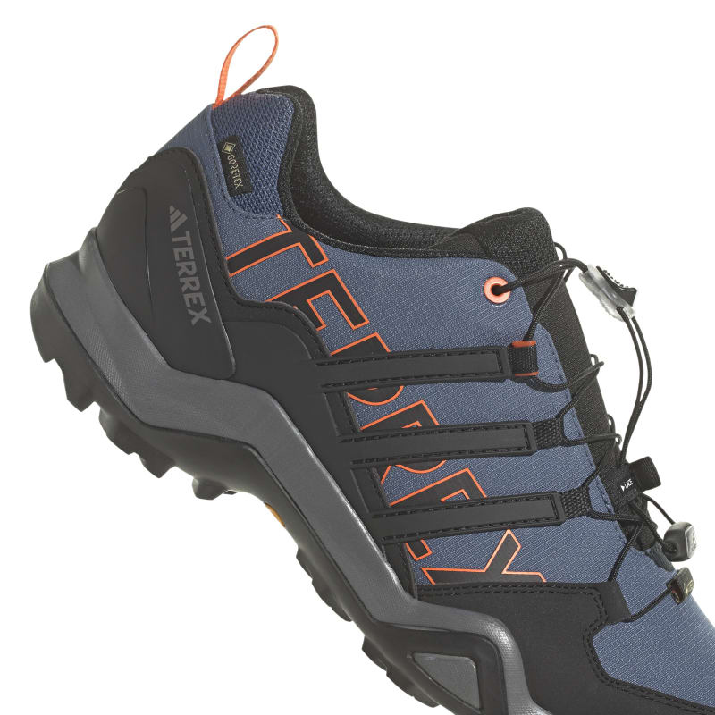 IF7633_9_FOOTWEAR_Photography_Detail View 2_white