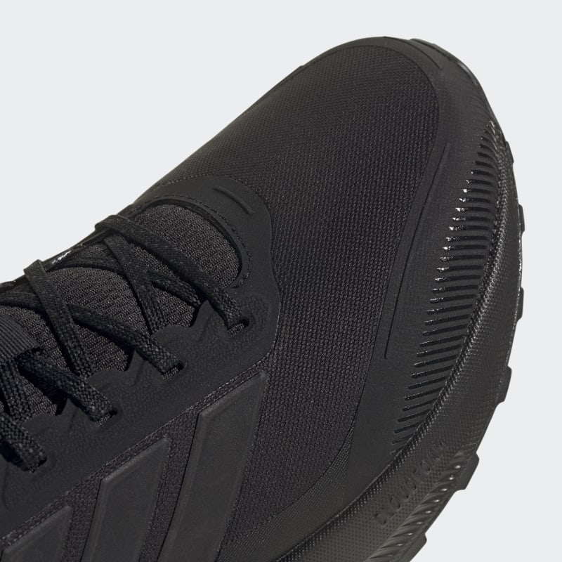 JP5916_8_FOOTWEAR_Photography_Detail View 1_grey