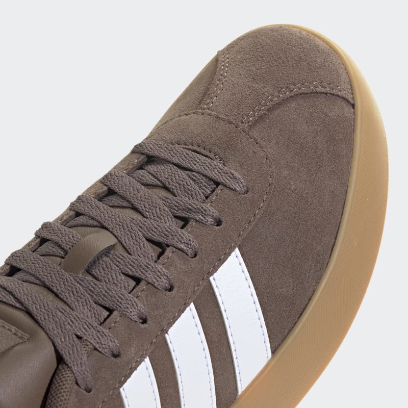 JP7536_8_FOOTWEAR_Photography_Detail View 1_grey