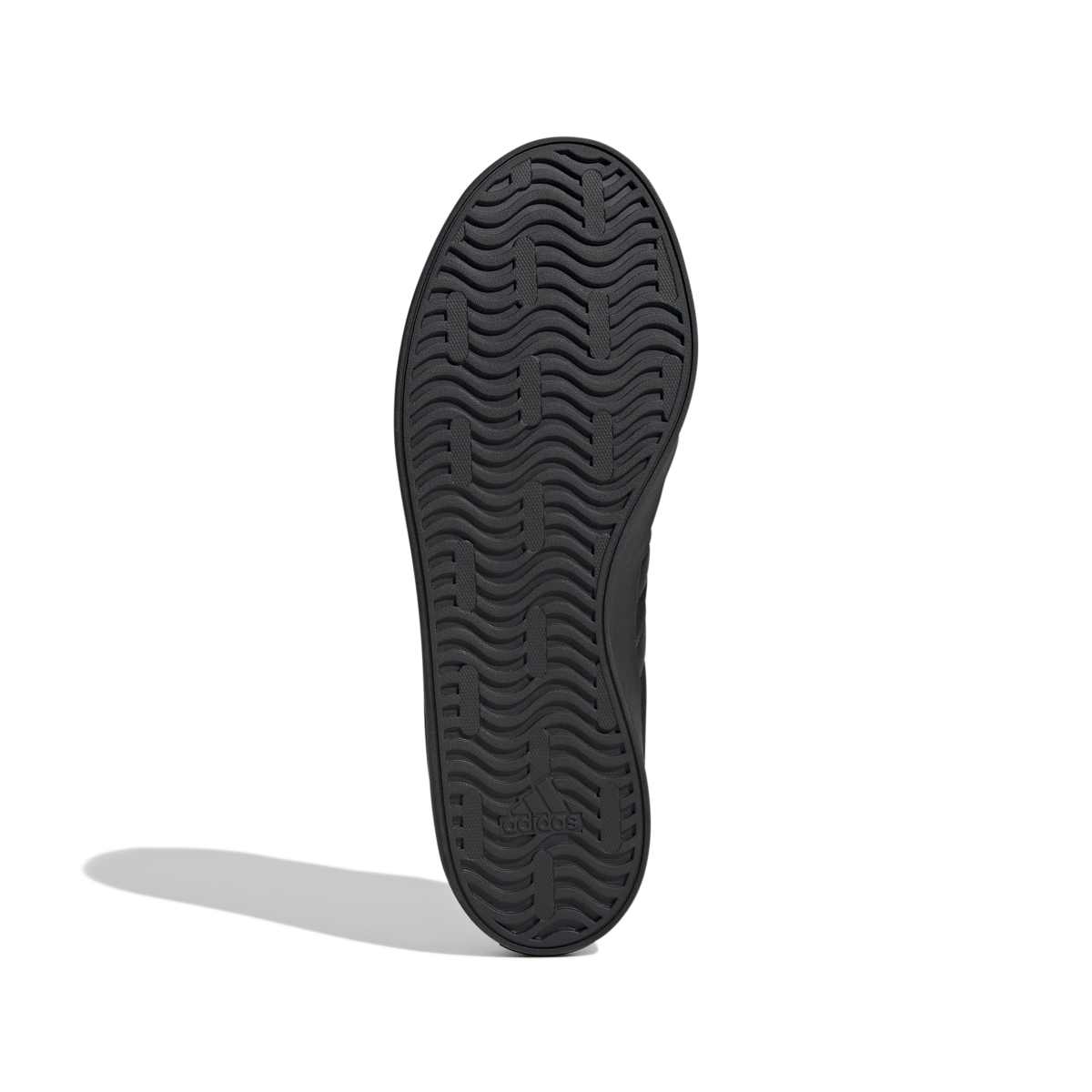 ID9184_4_FOOTWEAR_Photography_Bottom View_white