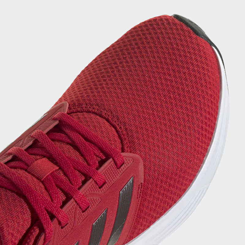 IE8132_8_FOOTWEAR_Photography_Detail View 1_grey
