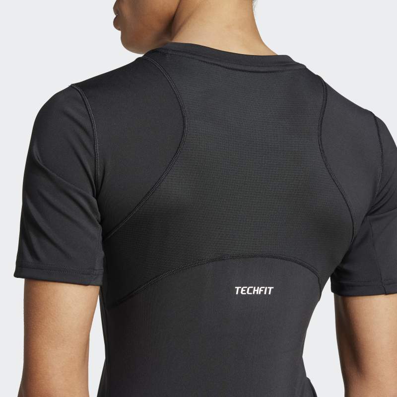 IK7920_7_APPAREL_On Model_Detail View 1_grey