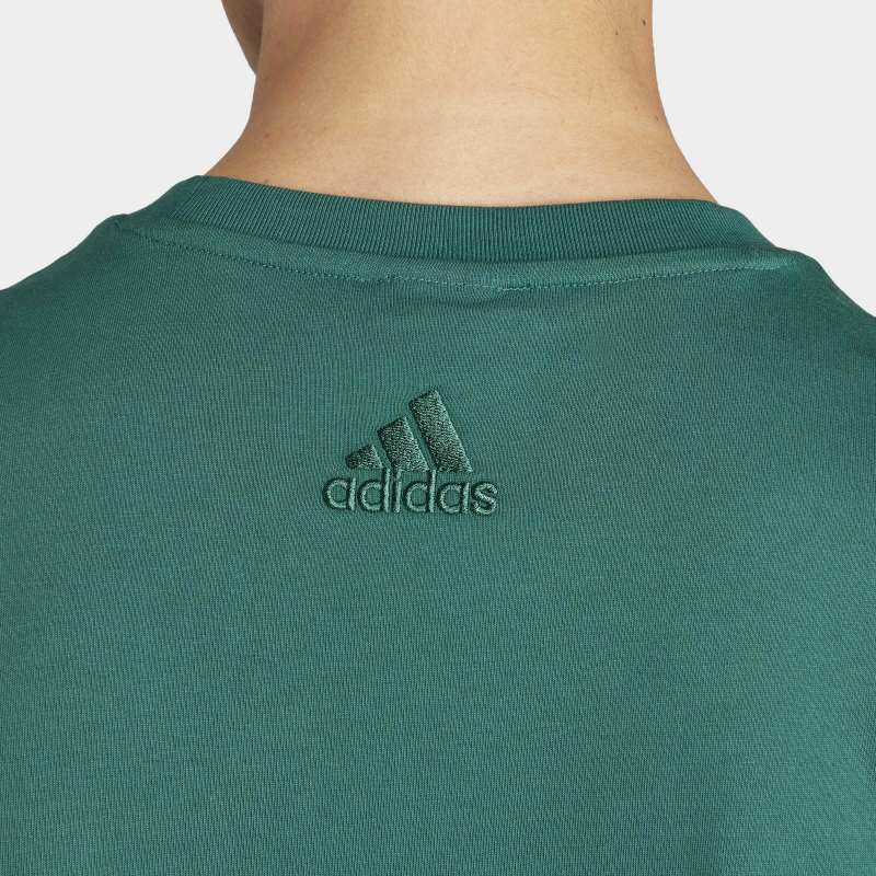 IS1300_7_APPAREL_On Model_Detail View 1_grey