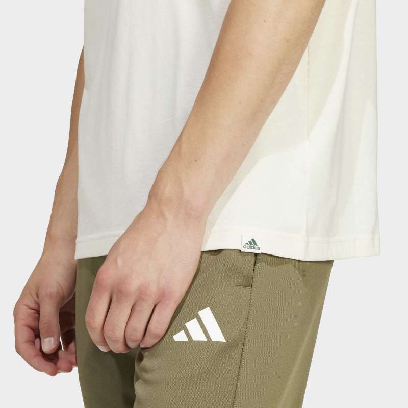 IS2873_8_APPAREL_On Model_Detail View 2_grey
