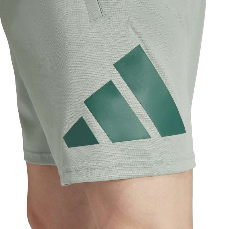 JD4872_5_APPAREL_On Model_Detail View 1_white