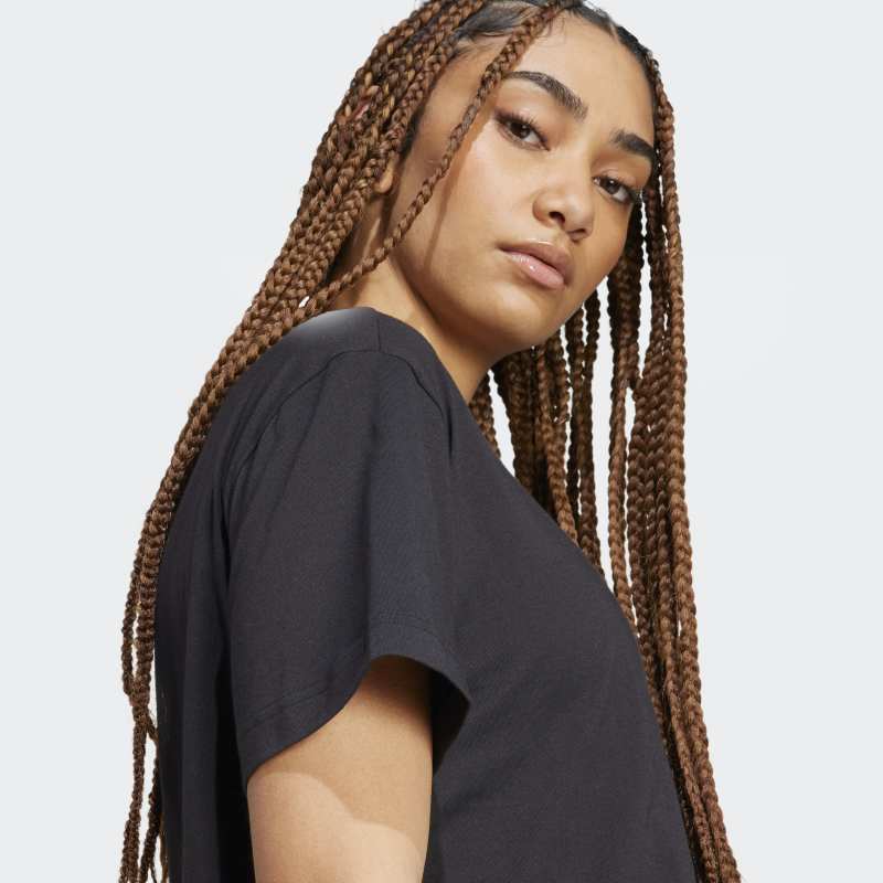 JH3690_7_APPAREL_On Model_Detail View 1_grey