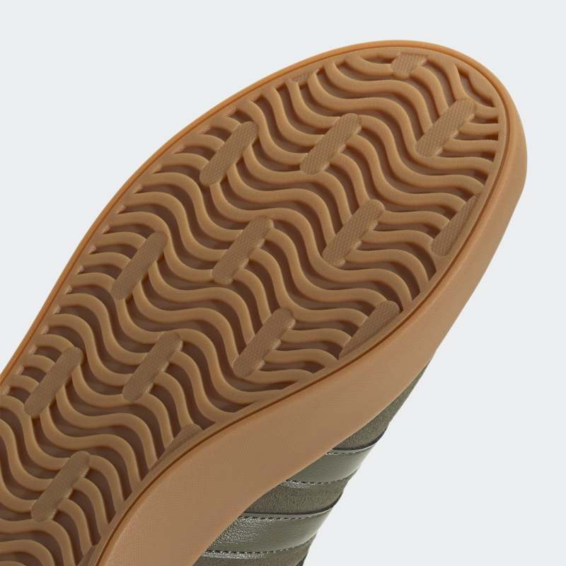 JR2223_9_FOOTWEAR_Photography_Detail View 2_grey