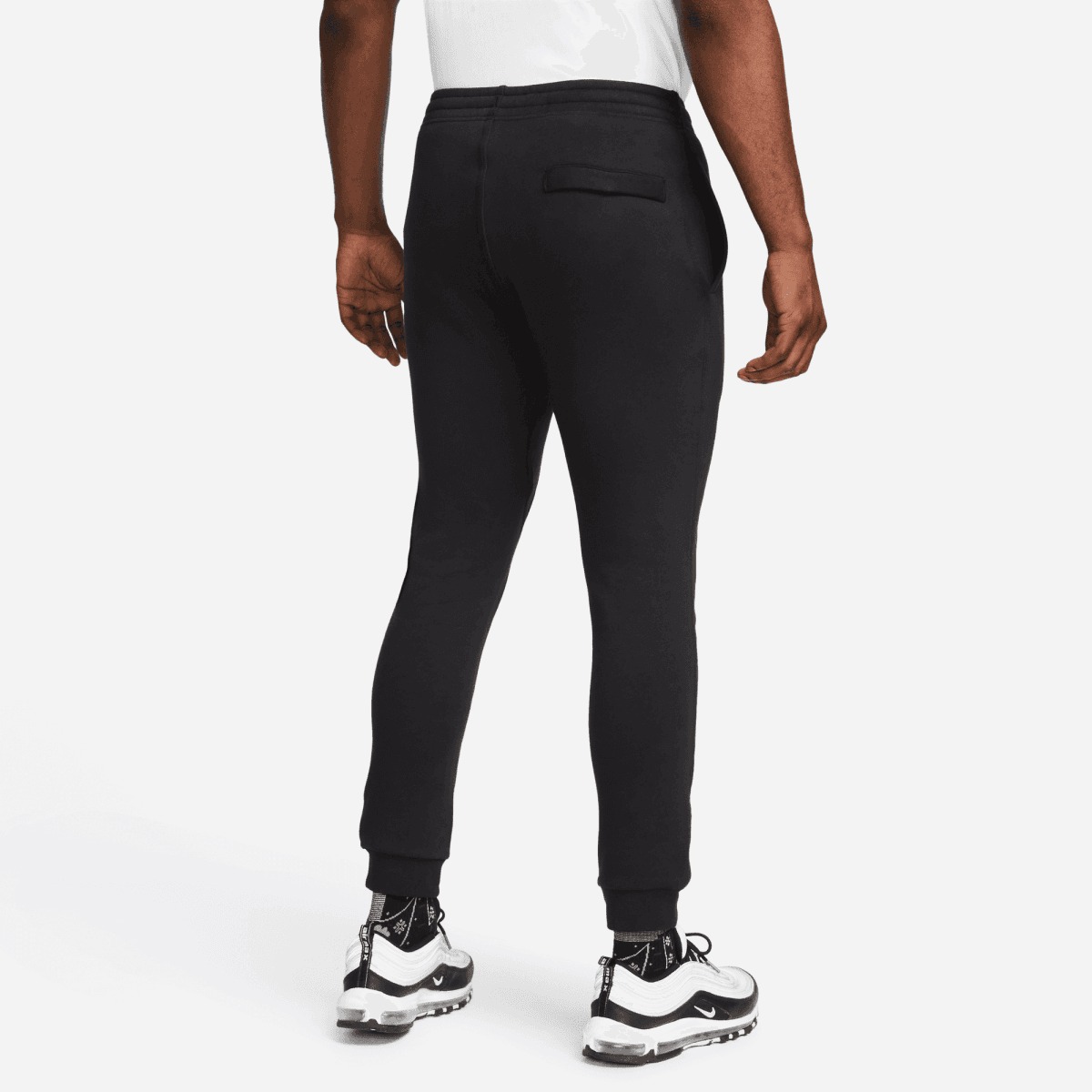 nike-kelnes-716830-010-2