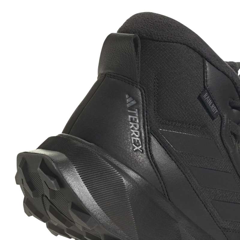ID2859_9_FOOTWEAR_Photography_Detail View 2_white