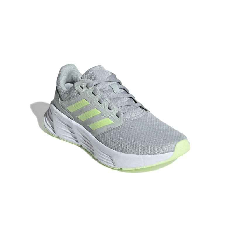 IE8144_6_FOOTWEAR_Photography_Front Lateral Top View_white