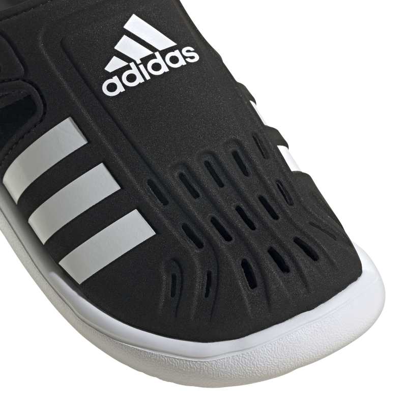 GW0384_8_FOOTWEAR_Photography_Detail View 1_white