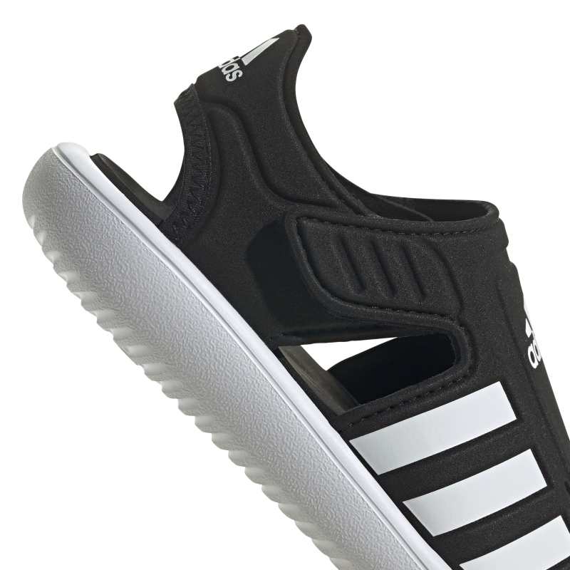 GW0384_9_FOOTWEAR_Photography_Detail View 2_white
