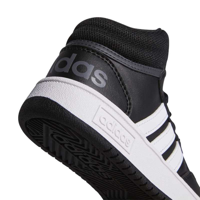 GW0402_9_FOOTWEAR_Photography_Detail View 2_white