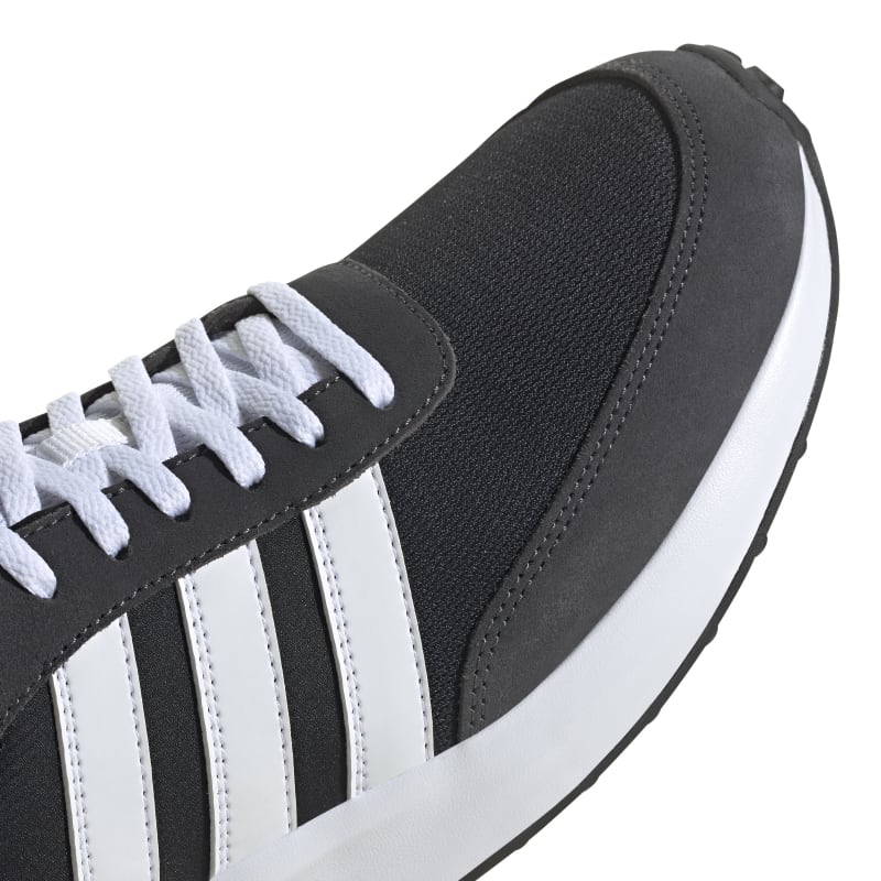 GX3090_8_FOOTWEAR_Photography_Detail View 1_white