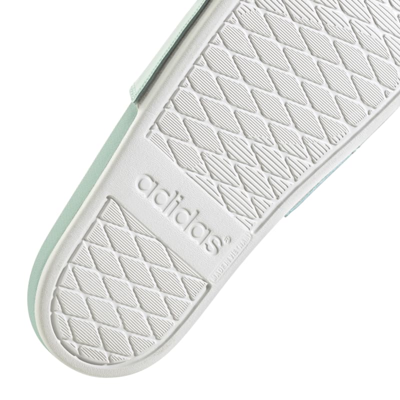 ID0392_9_FOOTWEAR_Photography_Detail View 2_white