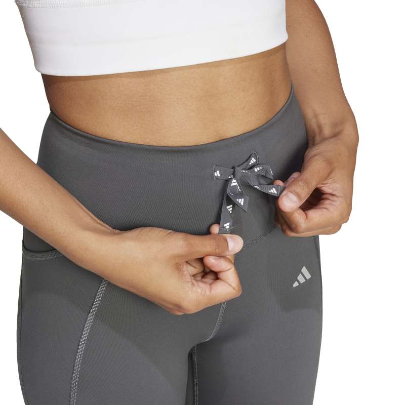 JJ3069_6_APPAREL_On Model_Detail View 1_white