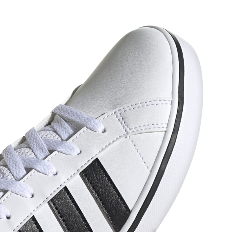 FY8558_8_FOOTWEAR_Photography_Detail View 1_white