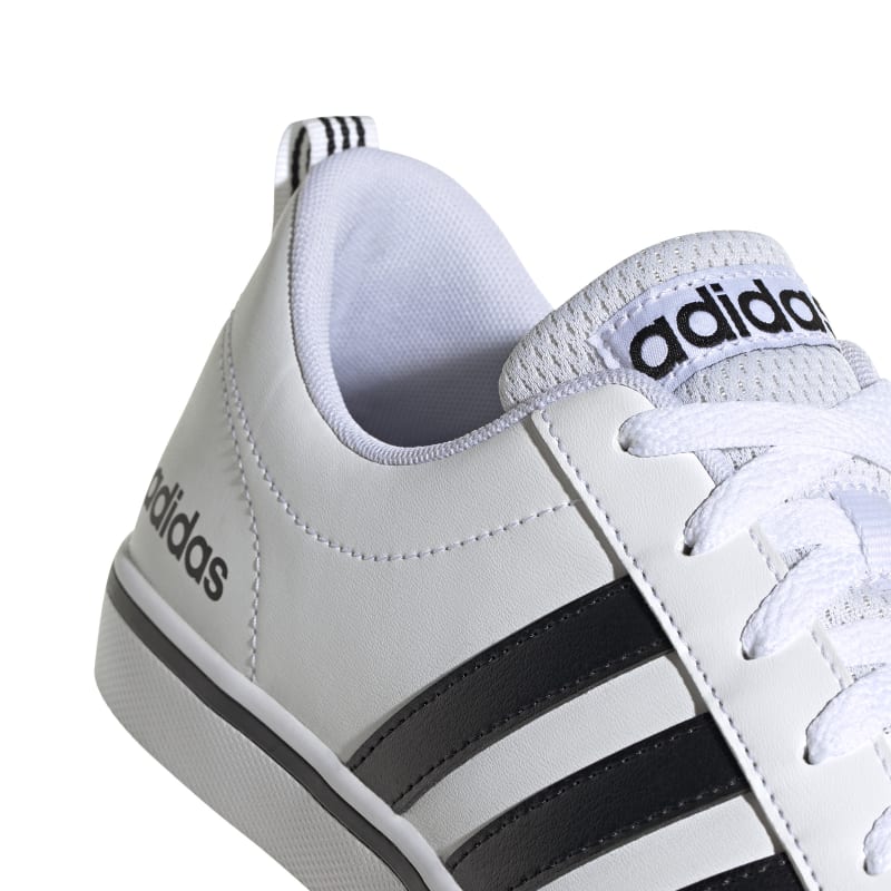 FY8558_9_FOOTWEAR_Photography_Detail View 2_white