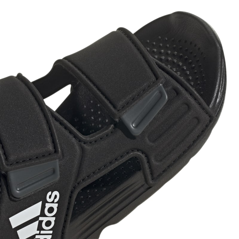 GV7802_8_FOOTWEAR_Photography_Detail View 1_white