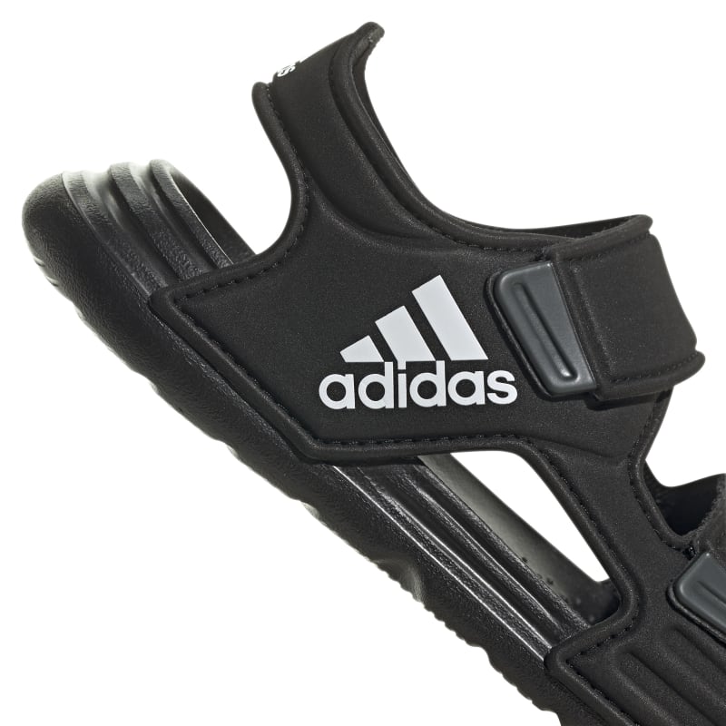 GV7802_9_FOOTWEAR_Photography_Detail View 2_white