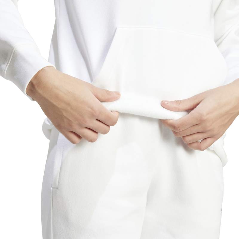 IW8183_7_APPAREL_On Model_Detail View 1_white
