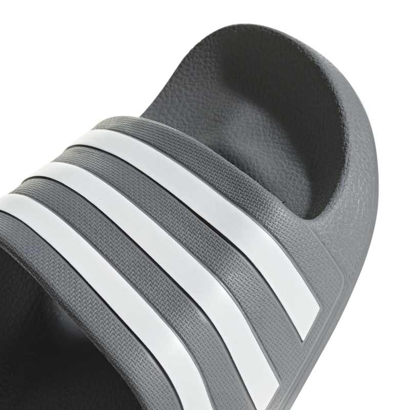 F35538_8_FOOTWEAR_Photography_Detail View 1_white