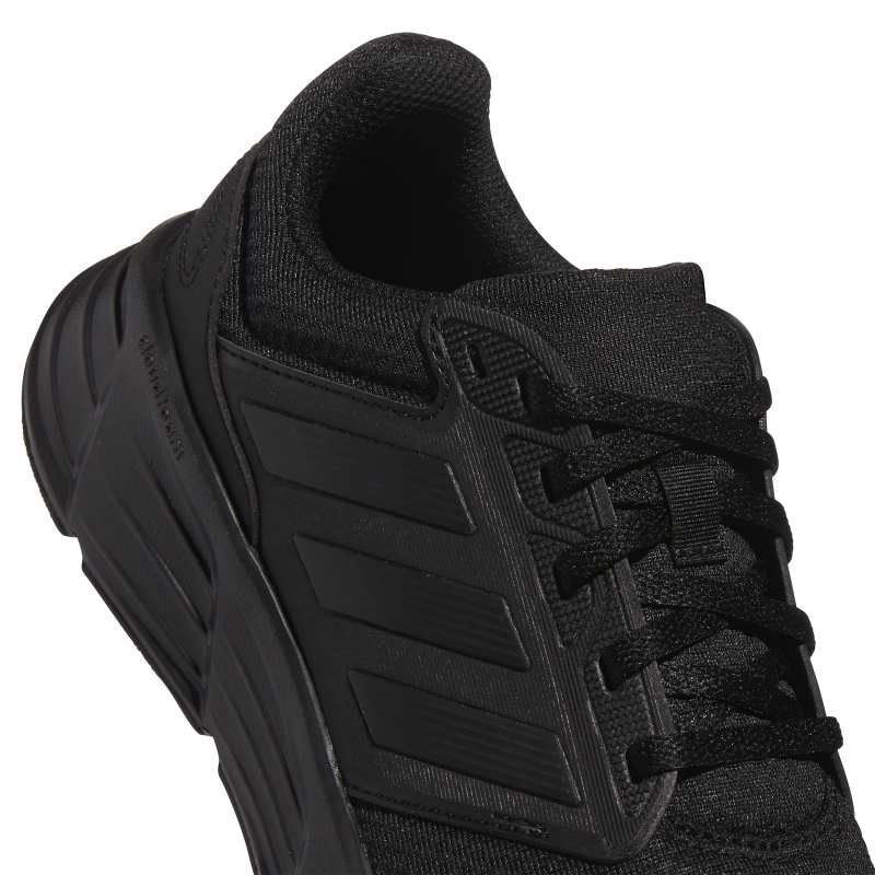 GW4131_9_FOOTWEAR_Photography_Detail View 2_white