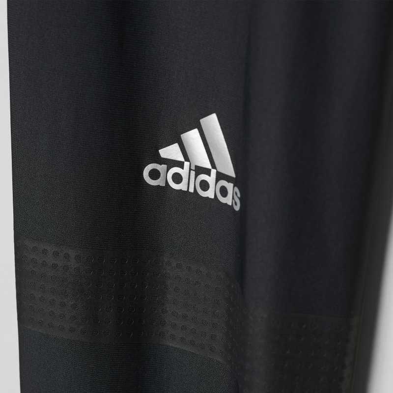 AI3341_4_APPAREL_Photography_Detail View 1_white