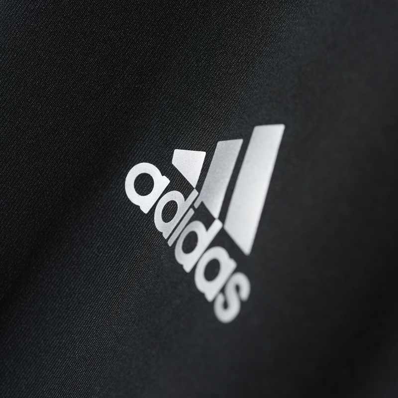 AI3370_4_APPAREL_Photography_Detail View 1_white