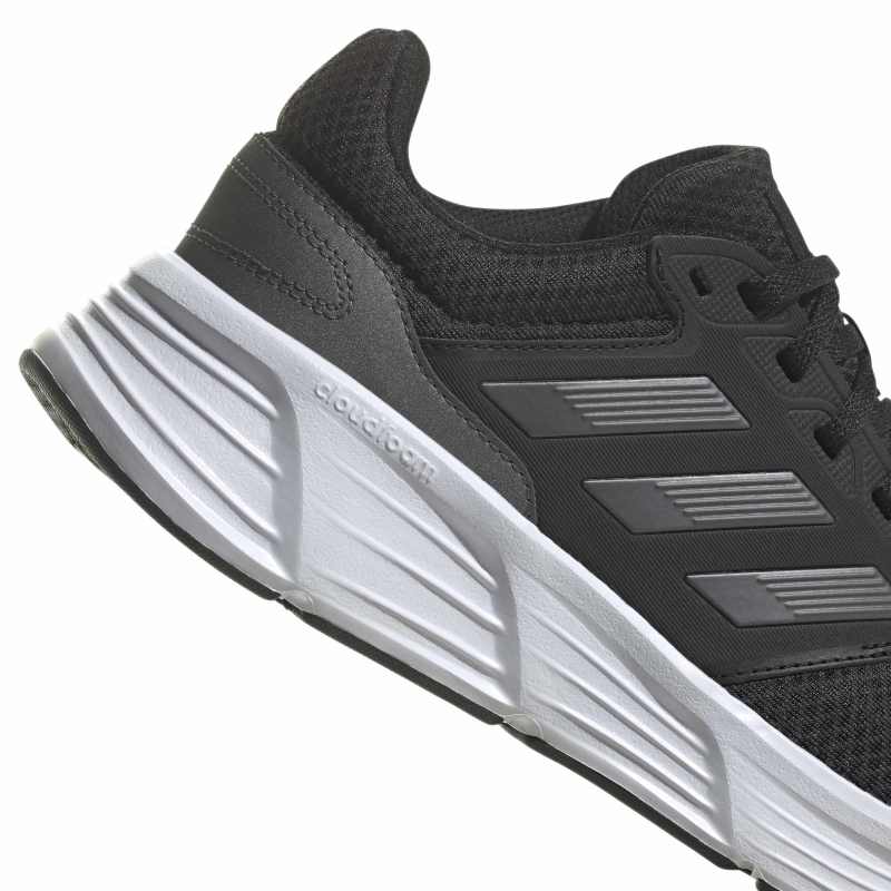 HP2423_9_FOOTWEAR_Photography_Detail View 2_white