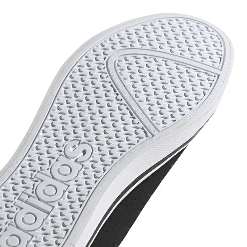 EH0021_10_FOOTWEAR_Photography_Detail View 3_white