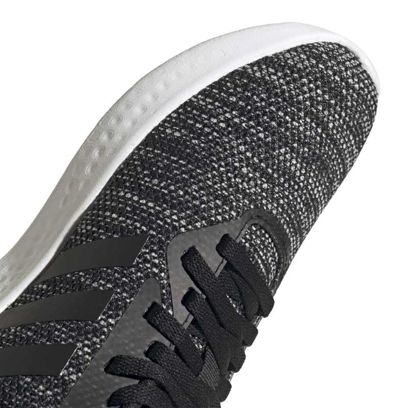 FY0935_10_FOOTWEAR_Photography_Detail View 3_white
