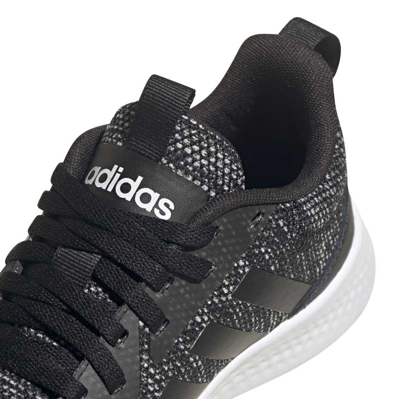 FY0935_8_FOOTWEAR_Photography_Detail View 1_white
