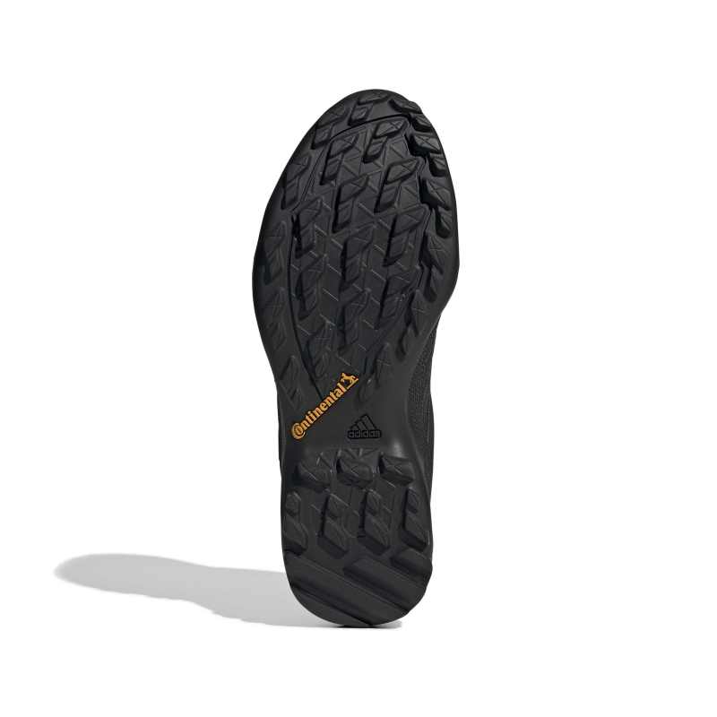 BC0516_4_FOOTWEAR_Photography_Bottom View_white
