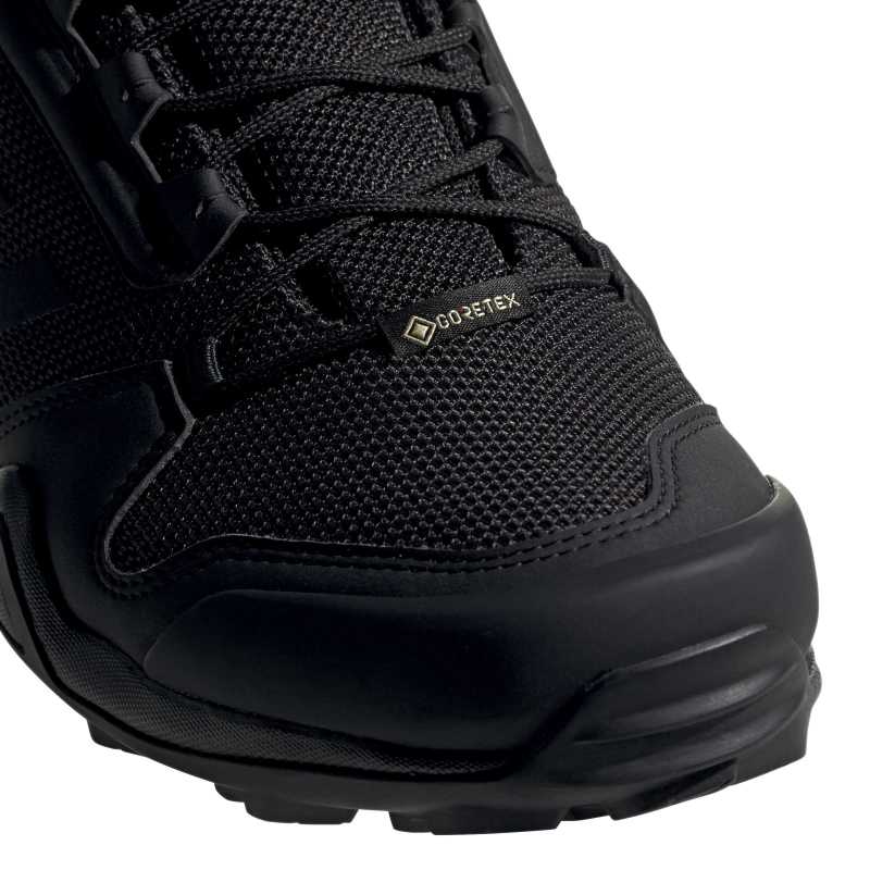 BC0516_8_FOOTWEAR_Photography_Detail View 1_white