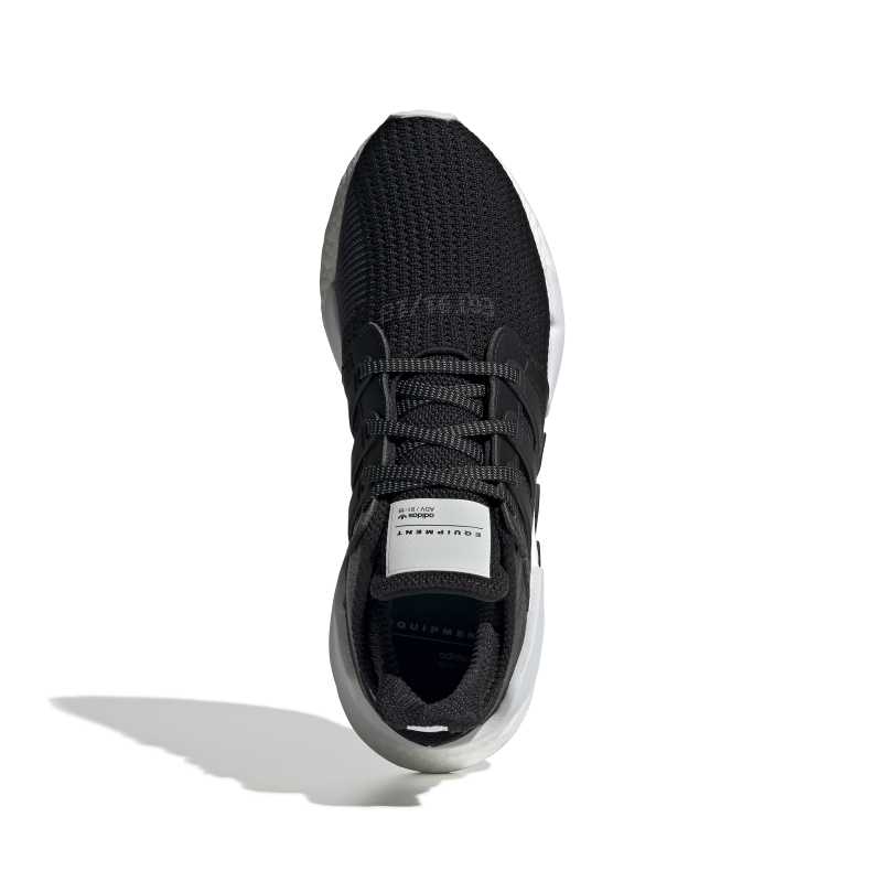 BD7793_3_FOOTWEAR_Photography_Top Portrait View_white