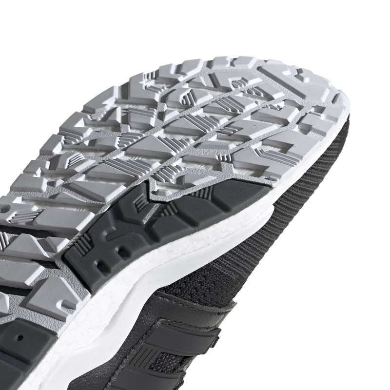 BD7793_9_FOOTWEAR_Photography_Detail View 2_white