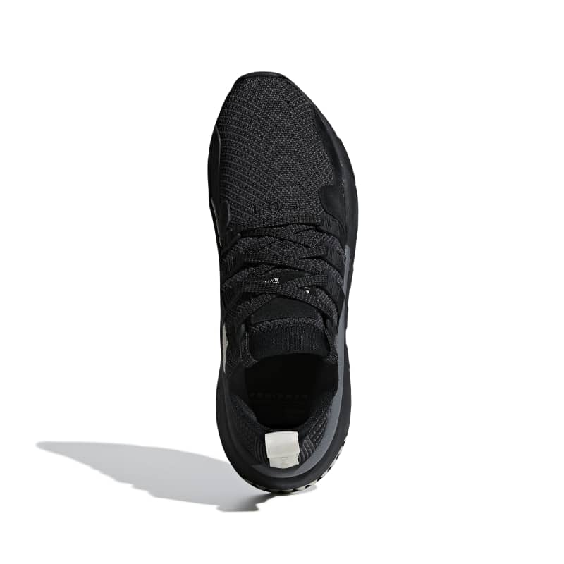 DB3561_3_FOOTWEAR_Photography_Top Portrait View_white