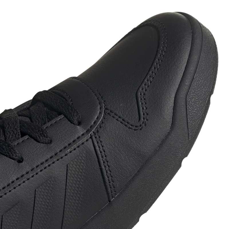 EF1086_10_FOOTWEAR_Photography_Detail View 3_white