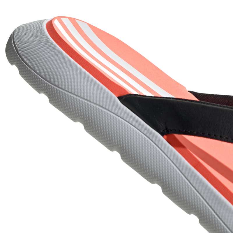 EG2064_9_FOOTWEAR_Photography_Detail View 2_white