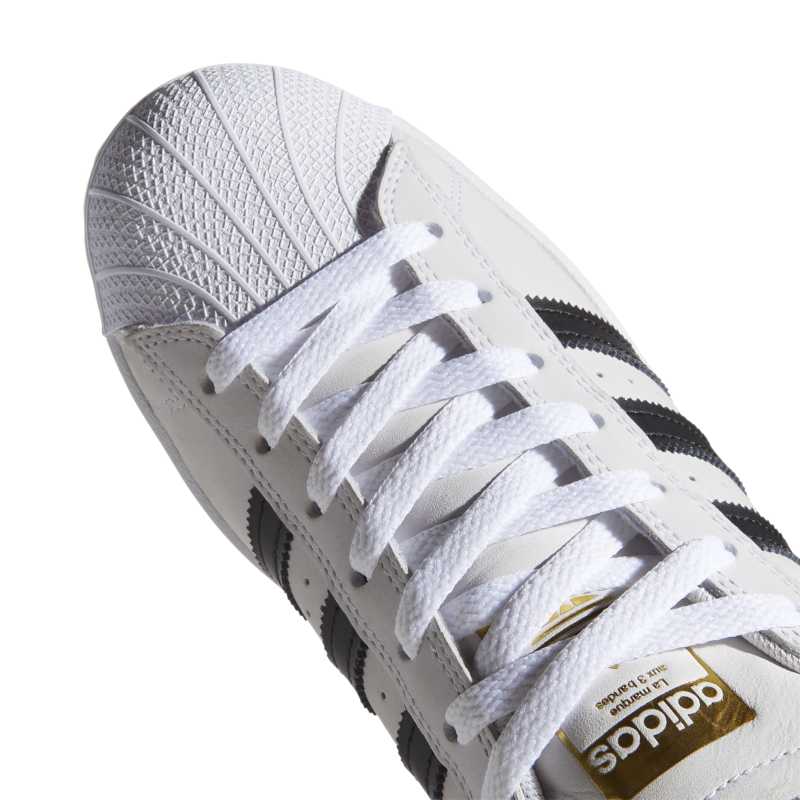 FV0322_10_FOOTWEAR_Photography_Detail View 3_white