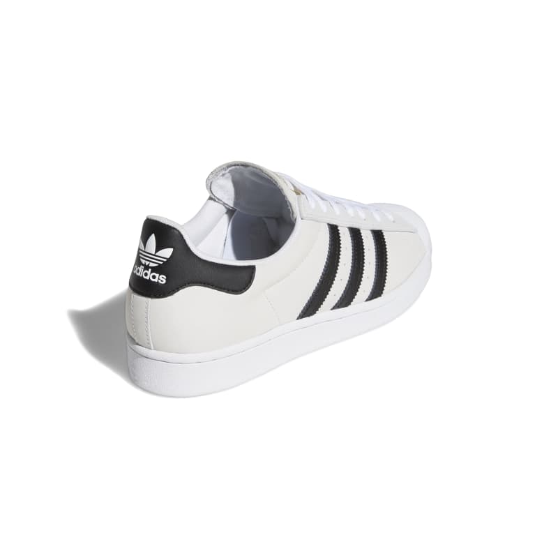 FV0322_7_FOOTWEAR_Photography_Back Lateral Top View_white