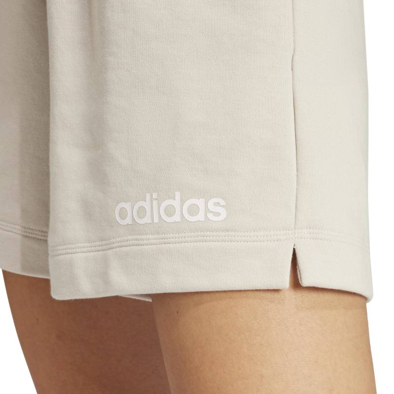 JD3170_6_APPAREL_On Model_Detail View 1_white