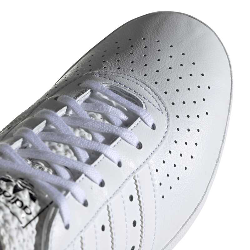 BB2781_11_FOOTWEAR_Photography_Detail View 2_white
