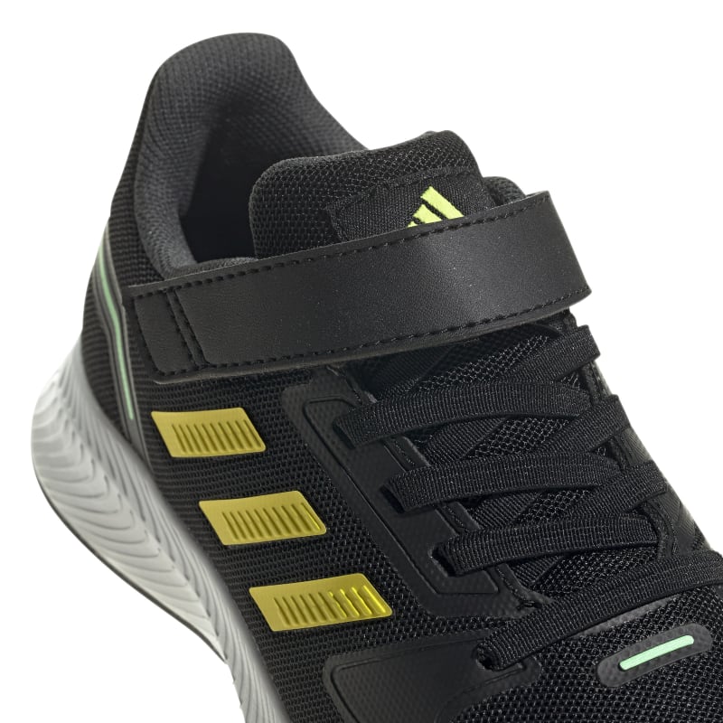 HR1394_8_FOOTWEAR_Photography_Detail View 1_white